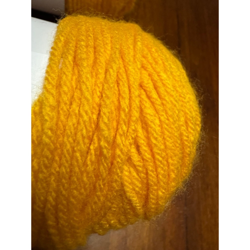 Big twist Value varsity gold 2‎ skeins - Picture 6 of 6